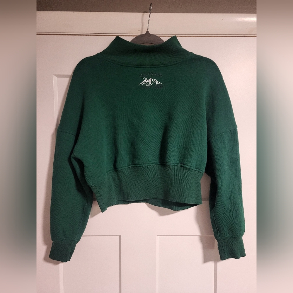 Green Cropped Mock Neck Sweatshirt